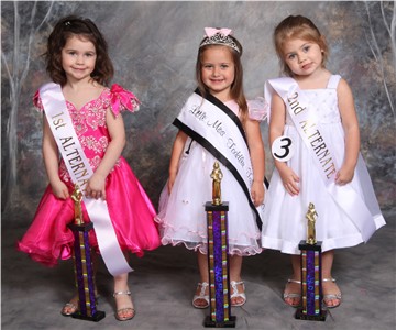 Three year olds Little Miss Toddler (left to right): Kayleigh Ann Boatner, 1st alt. and Photogenic, Winner Sarah Katherine Bice, 2nd alt. Bethany Alice Clayton